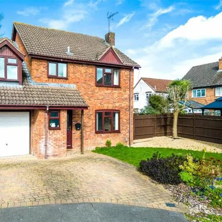 Buy this 4 bed house on Barley Close in Thatcham, RG19 4YF