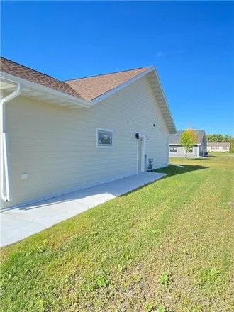 Image 3 - 595 Garfield Street Southeast, Warroad, Roseau County, MN 56763, USA - House for sale