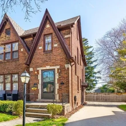 Buy this 4 bed house on 1020 Beaconsfield Avenue in Grosse Pointe Park, MI 48230