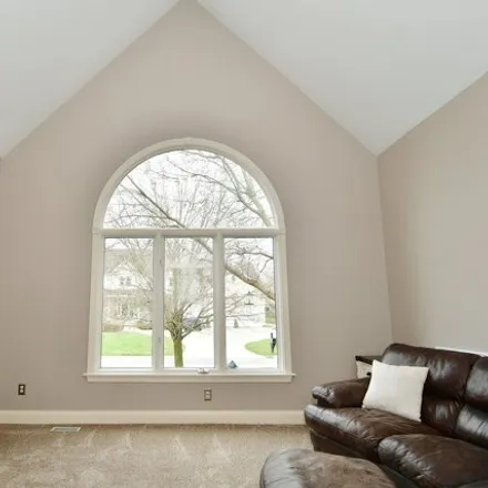 Image 6 - 7442 Fox Hollow Ridge, Zionsville, IN 46077, USA - House for sale