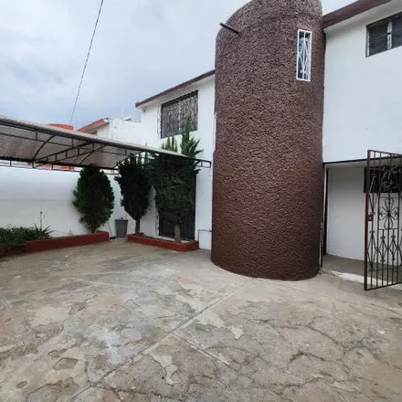 Rent this 3 bed house on Calle Hacienda de Coscotitlán in Pitahayas, 42082 San Antonio el Desmonte