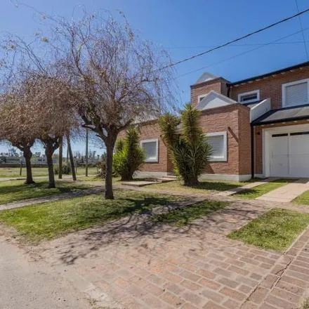 Buy this 2 bed house on Calle 29 in Partido de La Plata, José Hernández