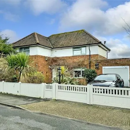 Buy this 3 bed house on Roundstone Crescent in Angmering on Sea, BN16 1DQ