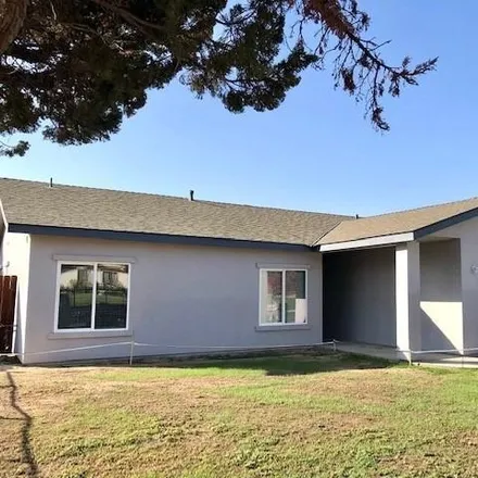 Buy this 3 bed house on 2809 Carl Lane in Bakersfield, CA 93306