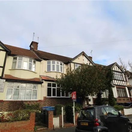 Rent this 3 bed apartment on 26 Temple Road in London, CR0 1HT