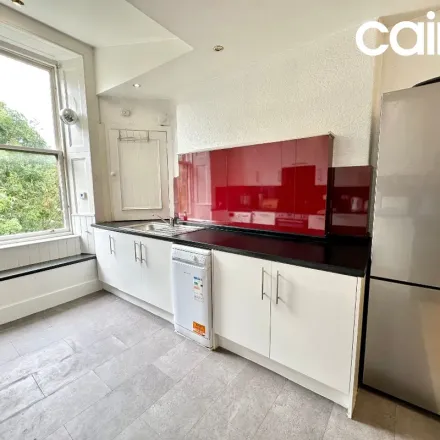 Rent this 5 bed apartment on Great Western Road in North Kelvinside, Glasgow