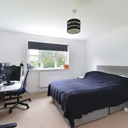 Rent this 6 bed apartment on The Drive in Godalming, GU7 1PF