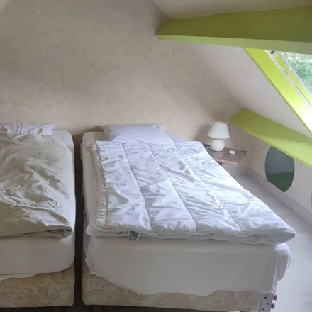 Rent this 3 bed house on Sarzeau in Rue de la Poste, 56370 Sarzeau