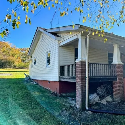 Buy this 3 bed house on 1281 Lynch Road in Forest Hill, Altavista