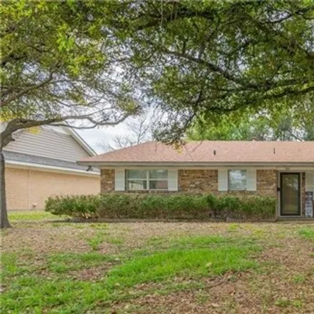 Buy this 3 bed house on 317 West Welton Avenue in Temple, TX 76501