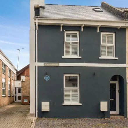 Rent this 5 bed townhouse on 4 Wellington Street in Cheltenham, GL50 1XY