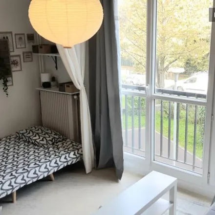 Rent this 1 bed apartment on Rouen in Vallon Suisse, FR