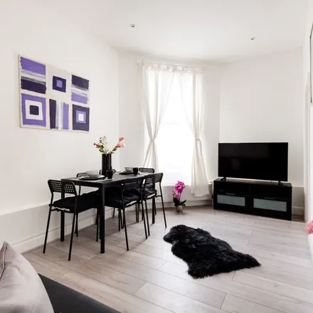 Rent this 2 bed apartment on Greggs in 411 North End Road, London