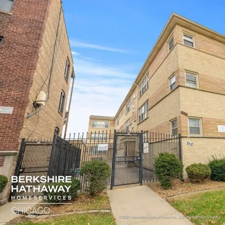 Rent this 1 bed house on 10511-10513 South Hale Avenue in Chicago, IL 60643