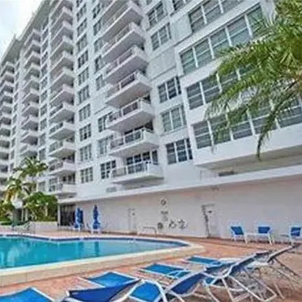 Image 4 - 5700 Collins Ave, Miami Beach, FL, US - Condo for rent