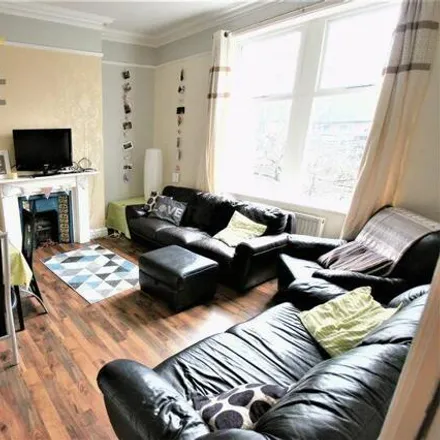 Rent this 6 bed townhouse on 4 Otley Road in Leeds, LS6 4DJ