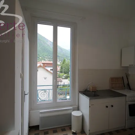Image 4 - 37 Rue de Mortillet, 38000 Grenoble, France - Apartment for rent