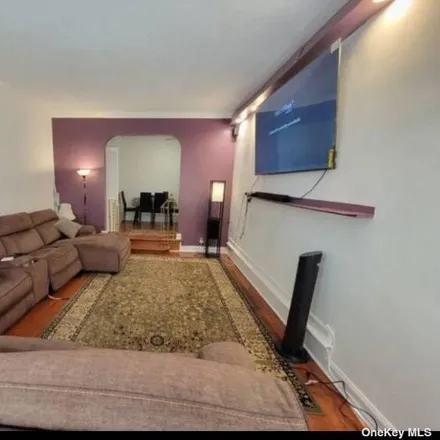 Image 8 - The Lawrence House Cooperative Apartments, 2 Herrick Drive, Village of Lawrence, NY 11559, USA - Condo for sale