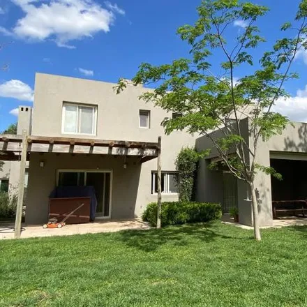 Rent this 4 bed house on unnamed road in Partido de Pergamino, Pergamino