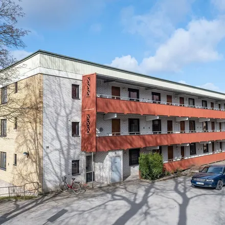 Rent this 2 bed apartment on Bregårdsgatan in 691 34 Karlskoga, Sweden