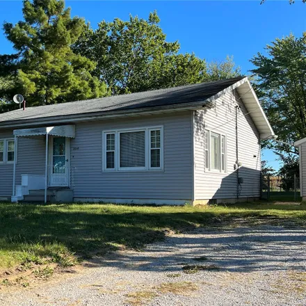Rent this 2 bed house on Columbia Quarry Road in Columbia, IL 62236