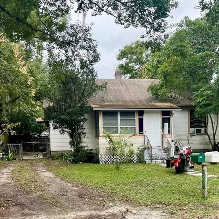 Buy this 2 bed house on 5465 10th Street in Zephyrhills, FL 33542