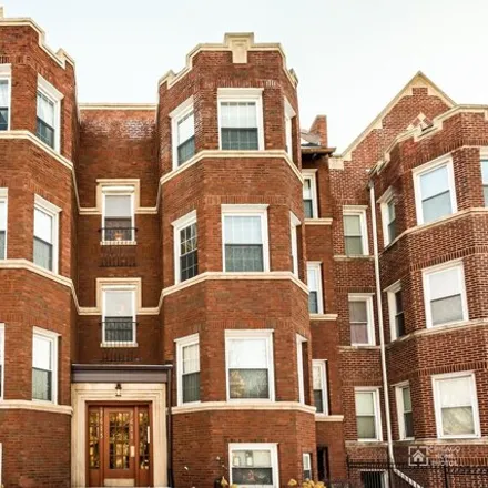Rent this 2 bed apartment on 7611 North Sheridan Road in Chicago, IL 60626