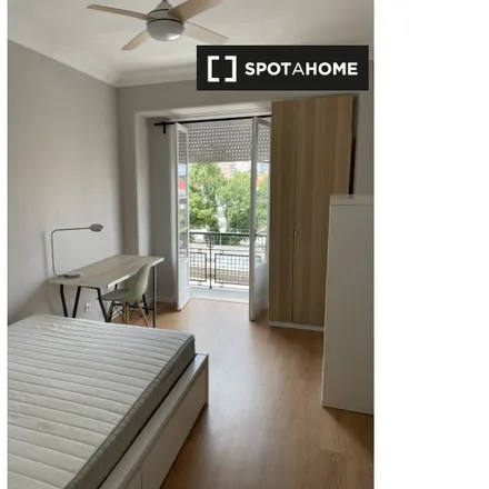 Rent this 6 bed room on Estação de Roma-Areiro in Avenida Frei Miguel Contreiras, 1000-009 Lisbon