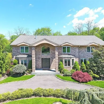 Buy this 5 bed house on 80 Stirrup Lane in Locust Grove, Syosset