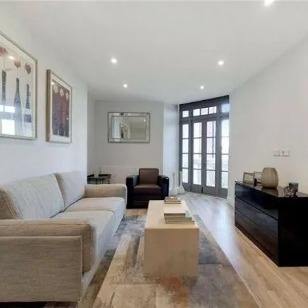 Rent this 3 bed room on Clive Court in Maida Vale, London