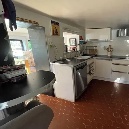 Rent this 3 bed house on Île-de-France in Chemin de la Carraire, 83220 Le Pradet