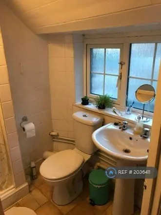 Image 7 - Miss Lillies, 114 Watling Street, Towcester, NN12 6BT, United Kingdom - Apartment for rent