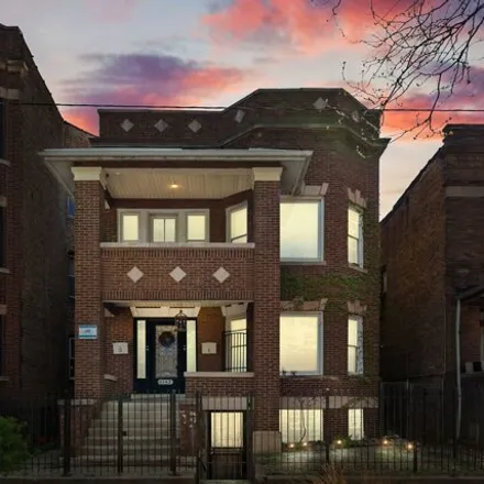 Buy this 7 bed house on 6143 South Evans Avenue in Chicago, IL 60637