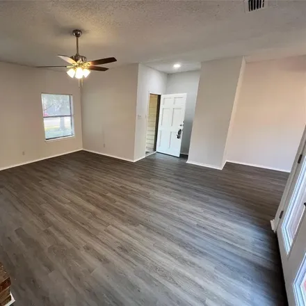 Rent this 3 bed townhouse on 3909 Evergreen Street in Irving, TX 75061