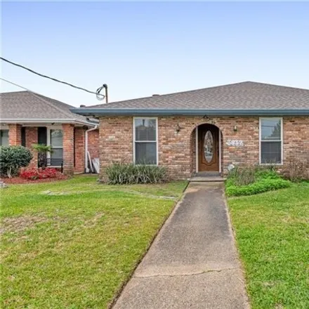 Buy this 4 bed house on 3932 Bellview Street in Metairie, LA 70002