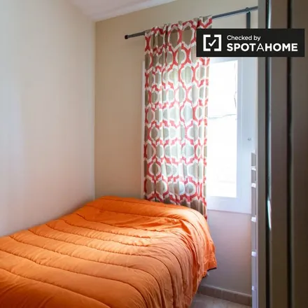 Rent this 4 bed room on Carrer de Nàpols in 285, 08013 Barcelona