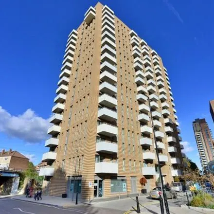 Image 1 - Ivy Point, 5 Hannaford Walk, London, E3 3SU, United Kingdom - Apartment for rent