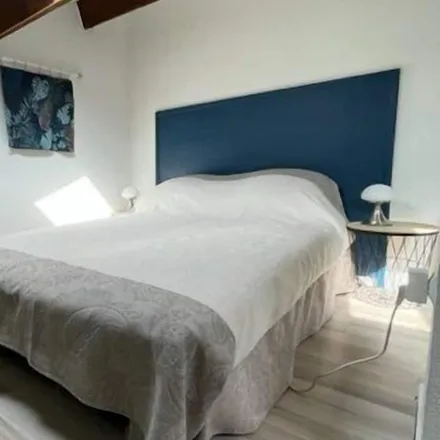 Rent this 2 bed house on Saint-Pierre-la-Mer in Rue du Rocher, 11560 Saint-Pierre-la-Mer