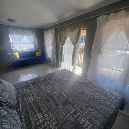 Rent this 3 bed apartment on Prinus Avenue in Karenpark, Akasia