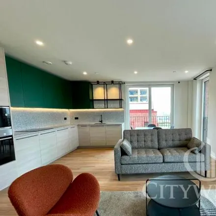 Rent this 2 bed room on Hawser Lane in London, E14 0XZ