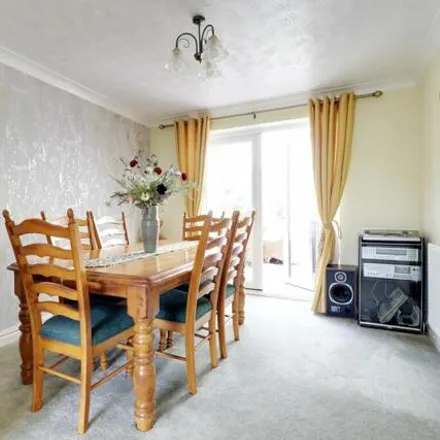 Image 5 - Ashfield Court, Crowle, DN17 4TF, United Kingdom - House for sale