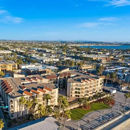 Image 2 - 4465 Ocean Boulevard, San Diego, CA 92109, USA - Condo for sale