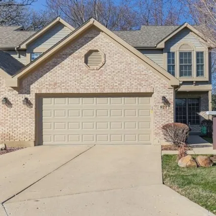 Buy this 2 bed house on 899 Kimberly Lane in Crystal Lake, IL 60014