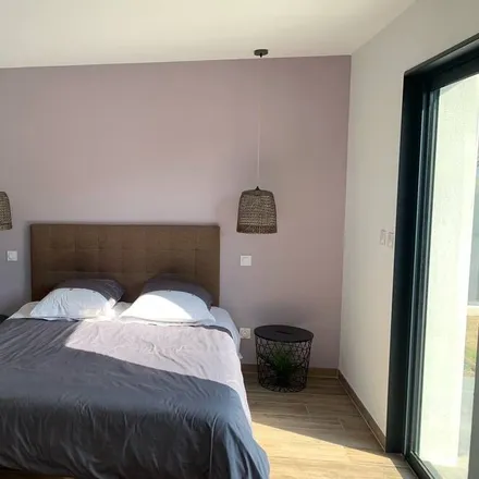 Rent this 3 bed house on 84110 Saint-Marcellin-lès-Vaison