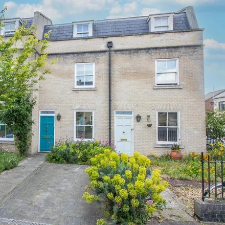 Rent this 3 bed townhouse on 25 Cavendish Place in Cambridge, CB1 3BH