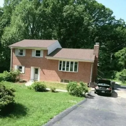Rent this 5 bed house on 6433 Downing Court in Lincolnia, Fairfax County
