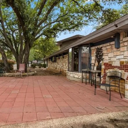 Image 4 - 2306 Inverrary Circle, Austin, TX 78652, USA - House for sale
