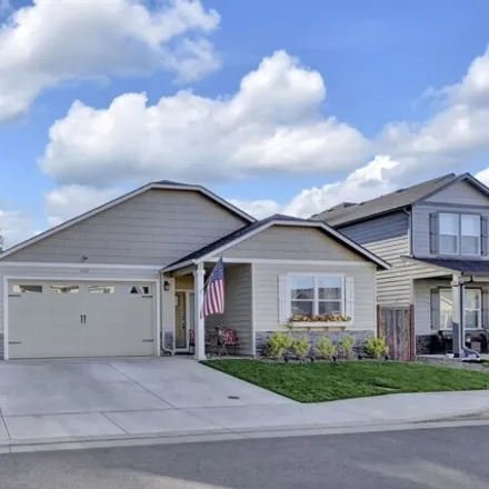 Buy this 3 bed house on 782 South 52nd Street in Springfield, OR 97478
