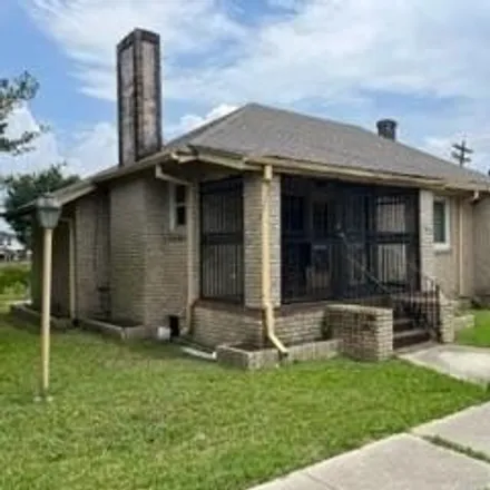 Image 3 - 8629 Marks Street, New Orleans, LA 70118, USA - House for sale