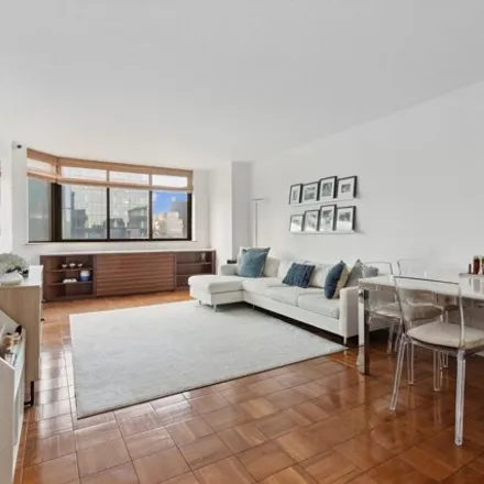 Rent this 2 bed apartment on Gramercy Place in East 22nd Street, New York